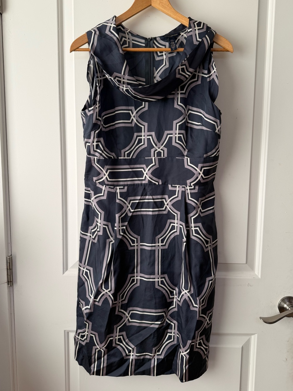 Sleeveless Banana Republic Navy Geometric Print Dress